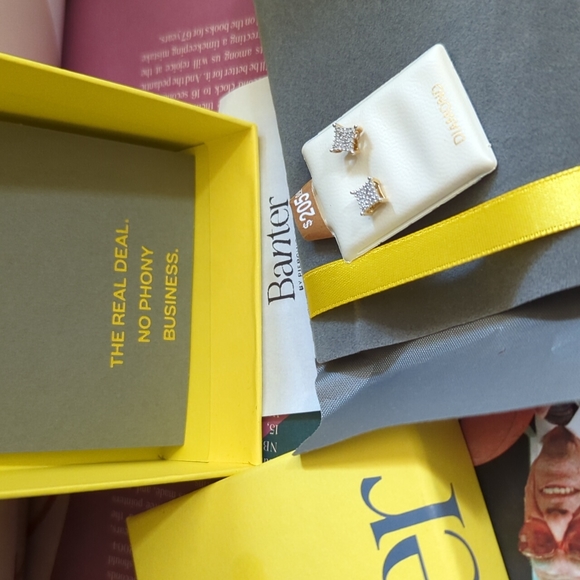BANTER by Piercing Pagoda, 1/10 CT T.W. DIAMOND BENT SQUARE EARRINGS in 10K Gold - Picture 1 of 1